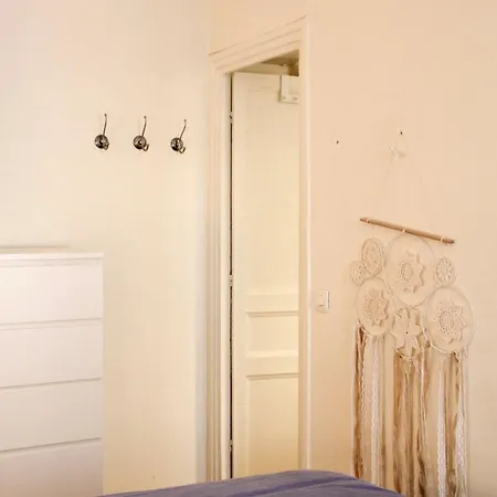 Pretty Cocoon Of Near The Champ-de-mars Apartment Paris